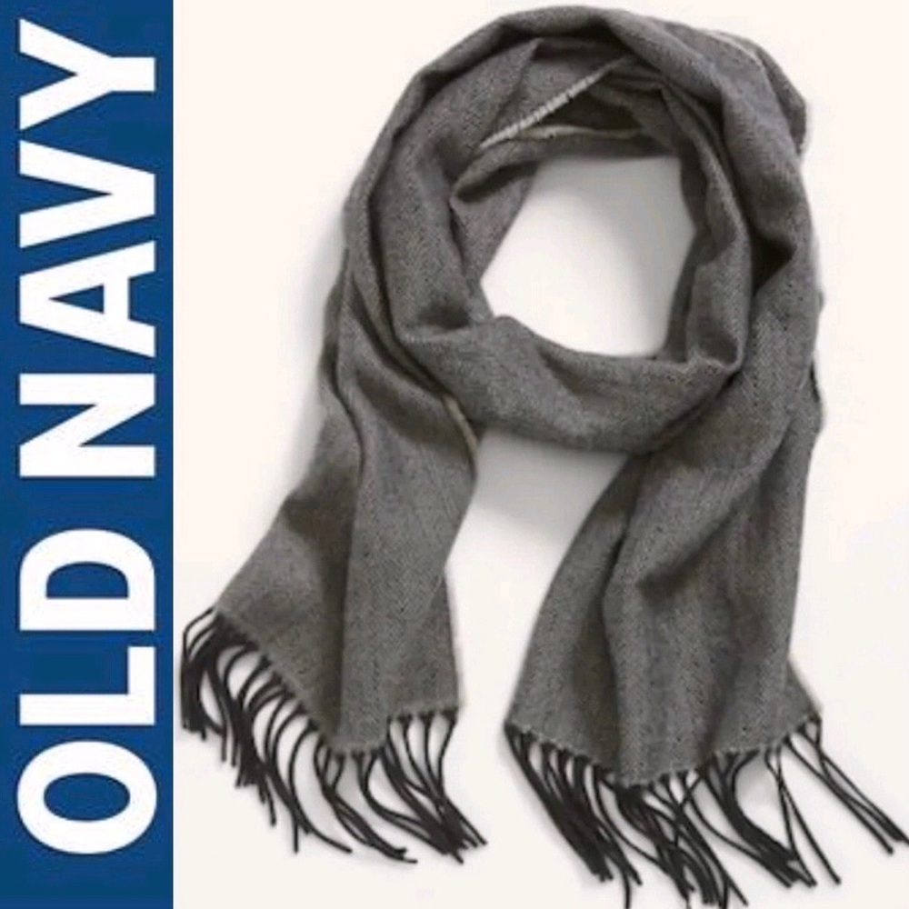 NEW OLD NAVY Neck Scarf Fringed Hems GRAY Herringbone Pattern 78” x 13” UNISEX